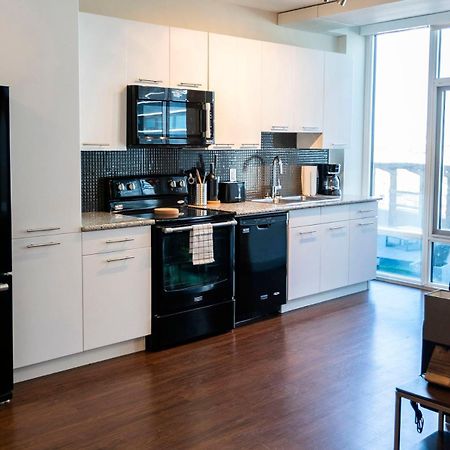 Mayfair Luxe Suites Premium By Corporate Stays Edmonton Zewnętrze zdjęcie