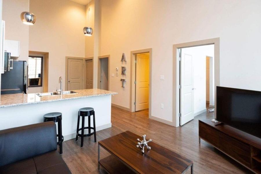 Mayfair Luxe Suites Premium By Corporate Stays Edmonton Zewnętrze zdjęcie