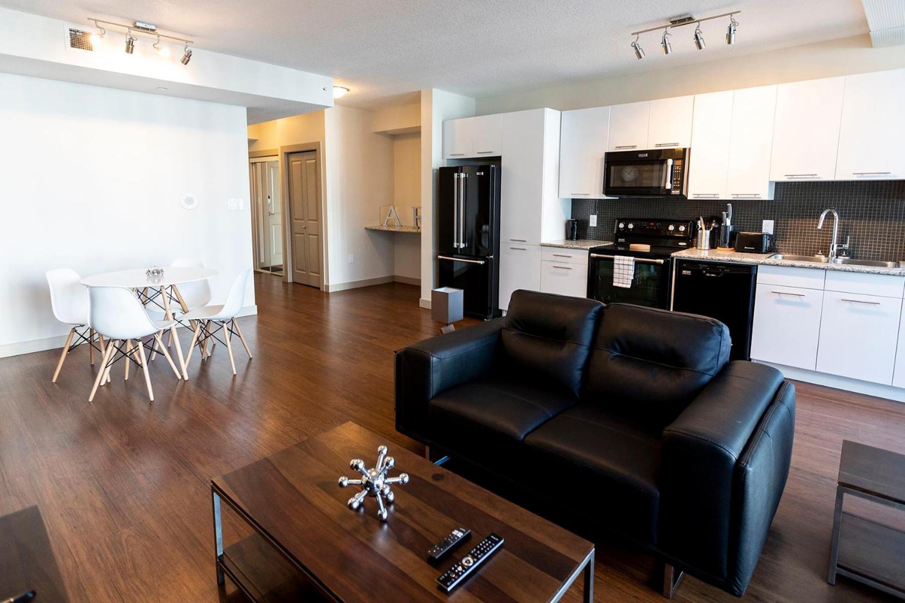 Mayfair Luxe Suites Premium By Corporate Stays Edmonton Zewnętrze zdjęcie