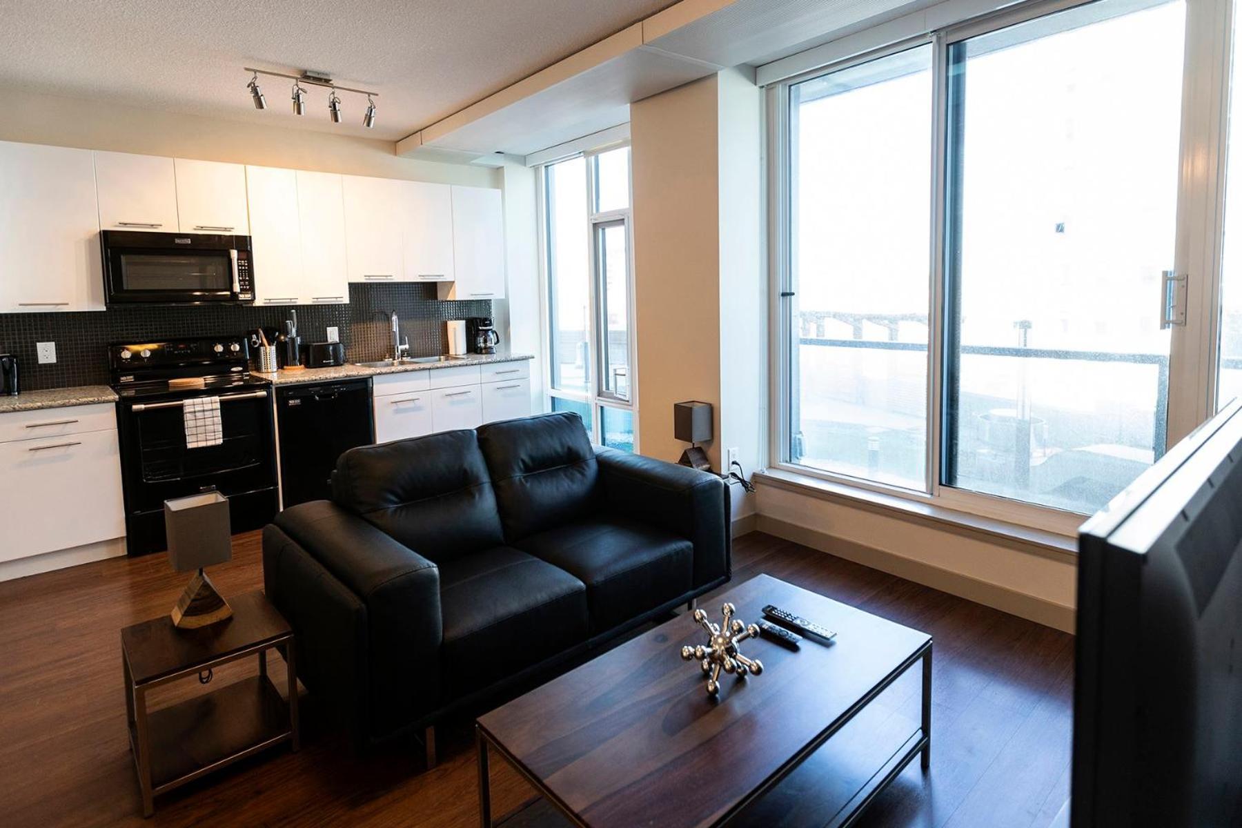 Mayfair Luxe Suites Premium By Corporate Stays Edmonton Zewnętrze zdjęcie