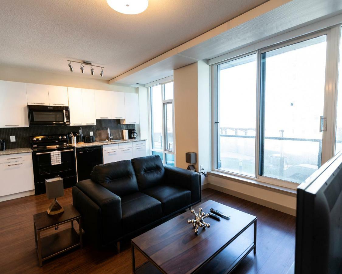 Mayfair Luxe Suites Premium By Corporate Stays Edmonton Zewnętrze zdjęcie