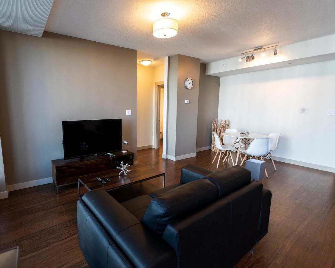 Mayfair Luxe Suites Premium By Corporate Stays Edmonton Zewnętrze zdjęcie